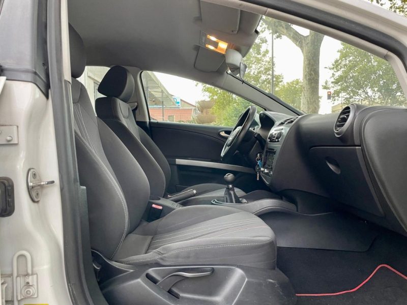SEAT LEON 1.6 TDI 105 SPORT