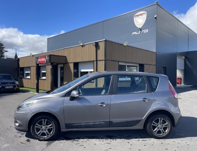RENAULT MEGANE 1.6 110CH AUTHENTIQUE  2011