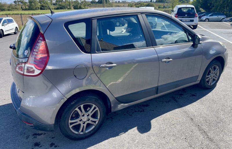 RENAULT MEGANE 1.6 110CH AUTHENTIQUE  2011
