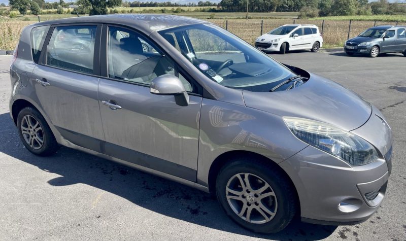 RENAULT MEGANE 1.6 110CH AUTHENTIQUE  2011
