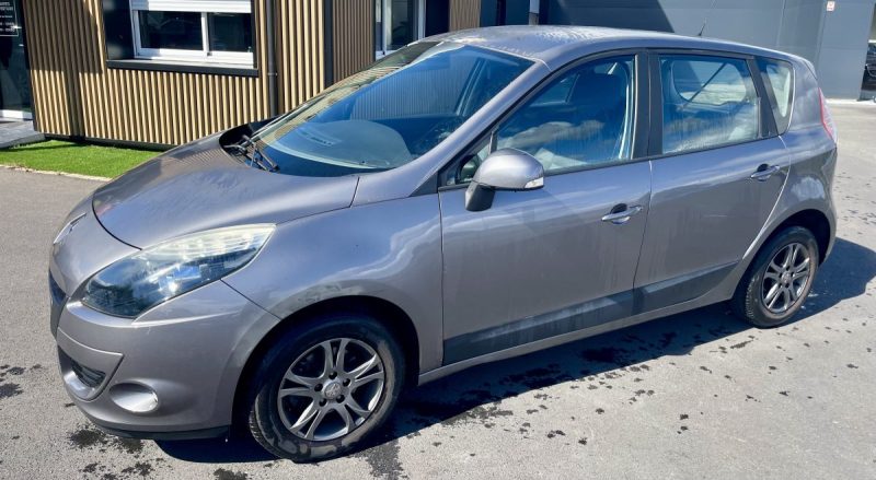 RENAULT MEGANE 1.6 110CH AUTHENTIQUE  2011