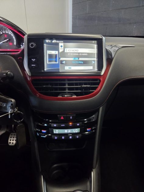 PEUGEOT 208 GTi 200CH