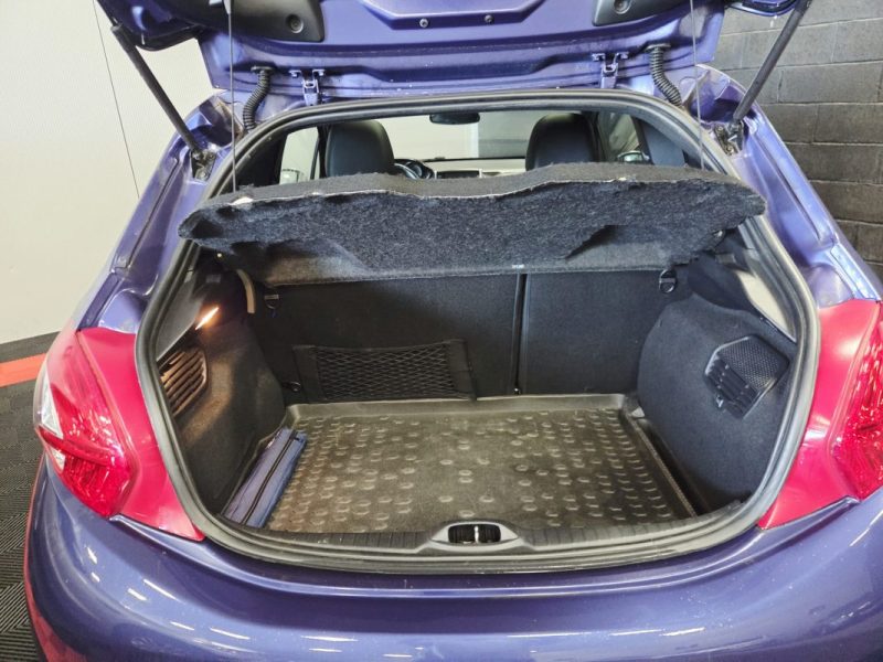 PEUGEOT 208 GTi 200CH
