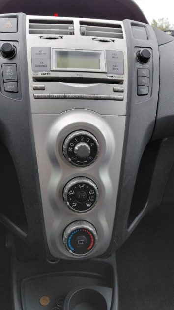 TOYOTA YARIS 1.3 2007
