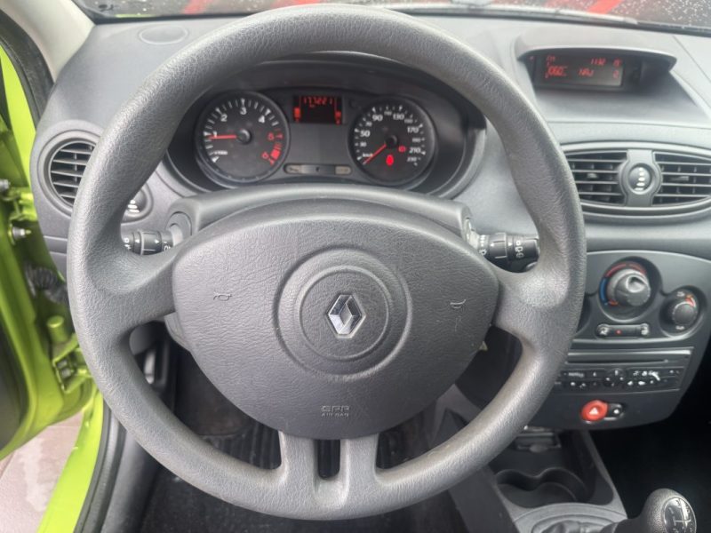 RENAULT CLIO 3 CLIO SOCIETE GENERIQUE 1.5DCI 70 2010