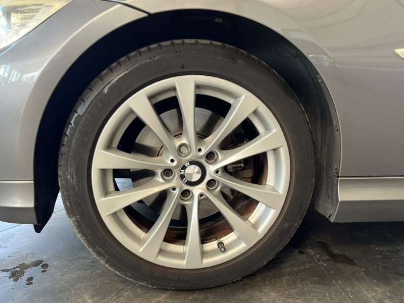 🚗 BMW SÉRIE 3 TOURING 320i 170ch ⚙️ LUXE BA 📡 Radars de recul 📱 Bluetooth ❄️ Climatisation