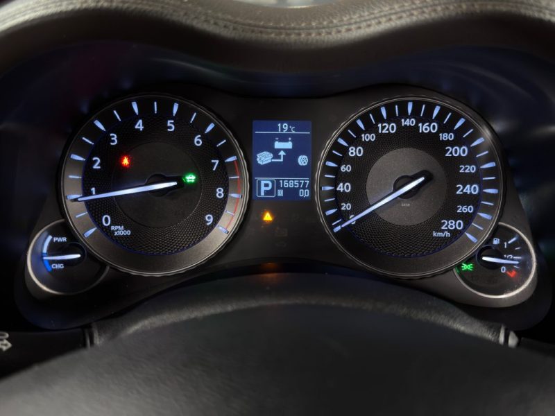 INFINITI M M35H 3.5i 306 Cv - GPS / TOIT OUVRANT / CAMERA - ORIGINE FRANCE 