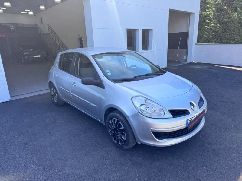 RENAULT CLIO III DYNAMIQUE 1.5DCI  70cv