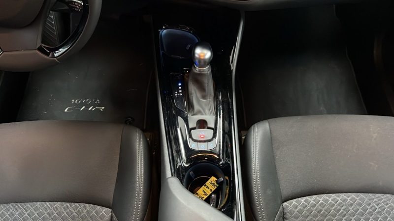 TOYOTA C-HR PHASE 2 SUV HYBRIDE 2.0 DESIGN ULTIMATE 184cv/1 ERE MAIN/TVA RECUPERABLE