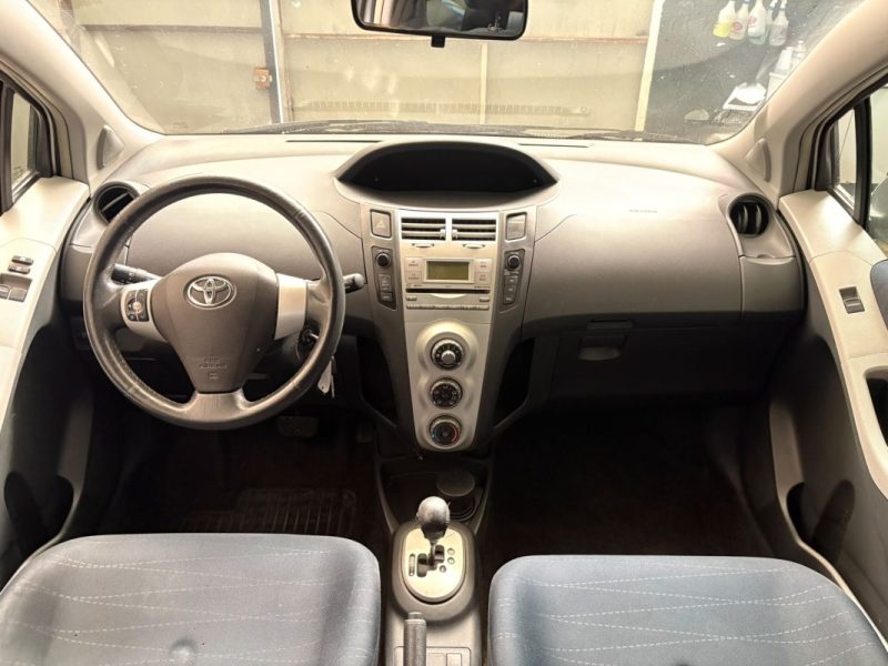 Toyota Yaris 1.3 - 87 VTT-I LUNA BOITE AUTOMATIQUE PACK CLIM 
