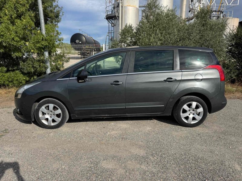 PEUGEOT 5008 1.6 E-HDI 115 Cv ACTIVE BOITE AUTO