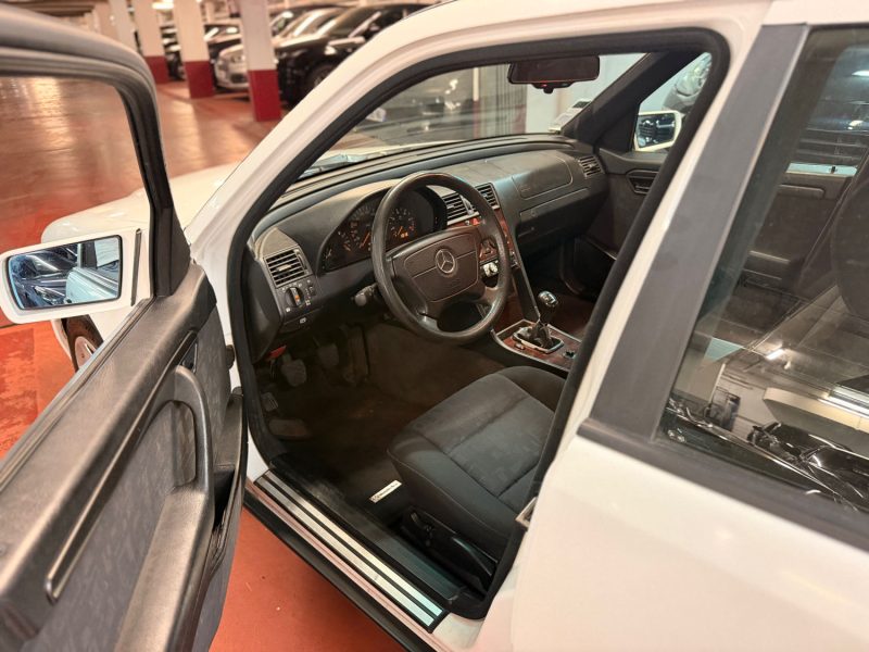 MERCEDES BENZ CLASSE C C220D Classic
