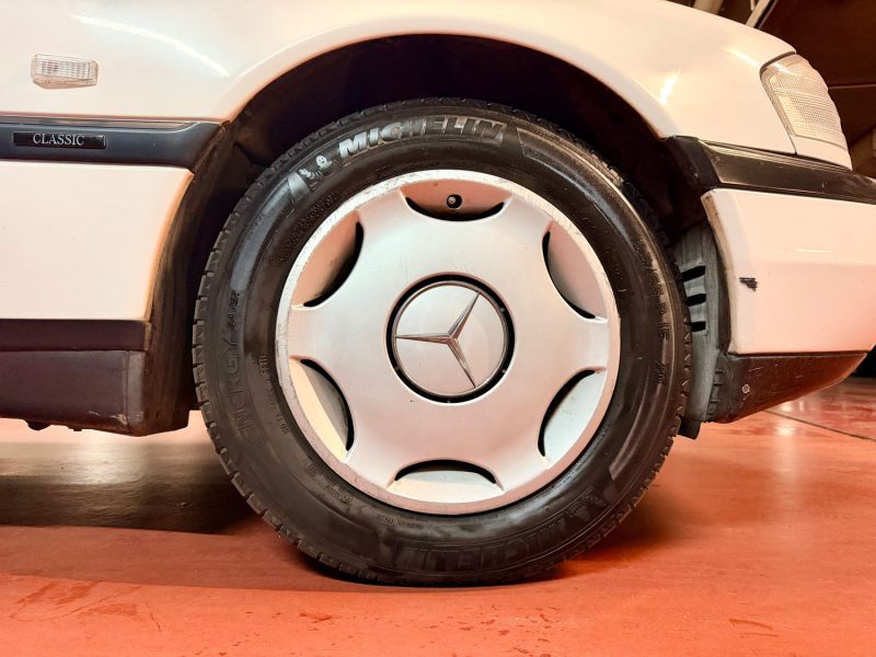 MERCEDES BENZ CLASSE C C220D Classic