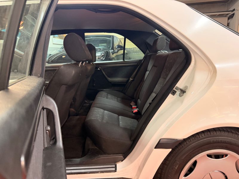 MERCEDES BENZ CLASSE C C220D Classic
