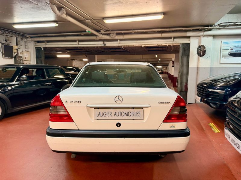 MERCEDES BENZ CLASSE C C220D Classic