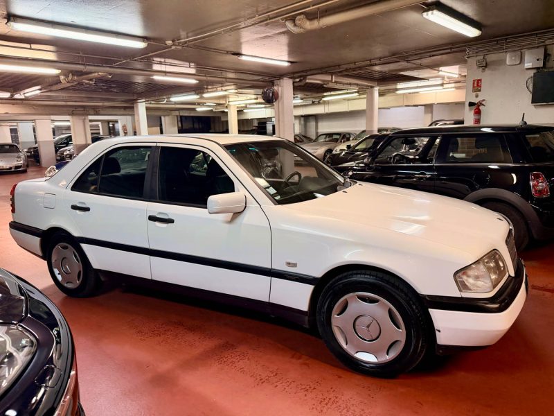 MERCEDES BENZ CLASSE C C220D Classic
