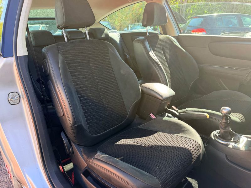 CITROËN C4 COUPÉ 1.6 HDI 110 VTS 215MKM