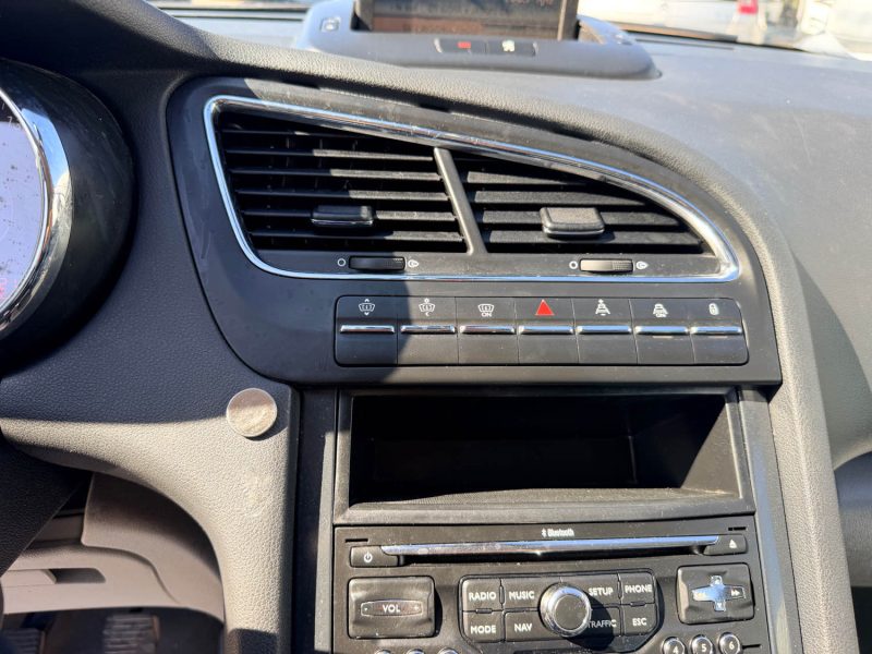 PEUGEOT 5008 1.6 HDI 112 PREMIUM PACK 239MKM
