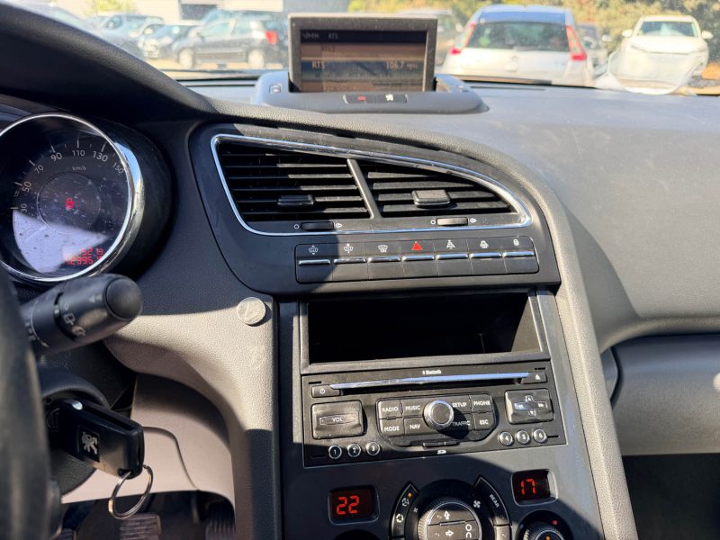 PEUGEOT 5008 1.6 HDI 112 PREMIUM PACK 239MKM