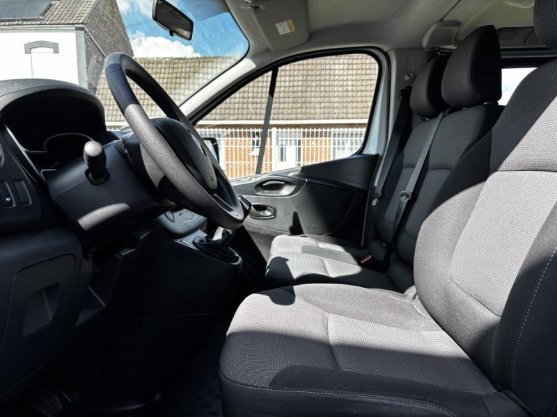 Renault TRAFIC III COMBI L2 2.0 DCI 120CH S&S ZEN 9 PLACES - GARANTIE 12 MOIS