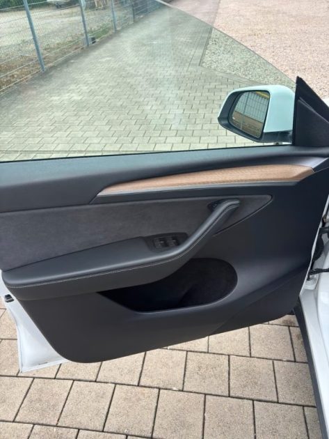 TESLA MODEL Y LONG RANGE DUAL MOTOR AWD 