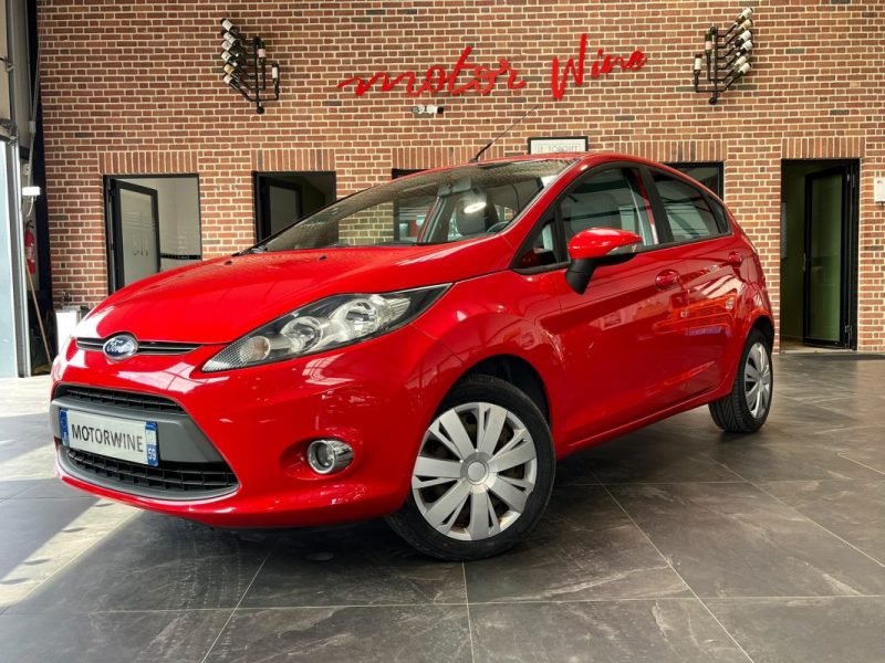 🚗 FORD FIESTA 1.25 82ch ⚙️ TITANIUM ❄️ Climatisation 📡 Radars de recul 👤 1ère main