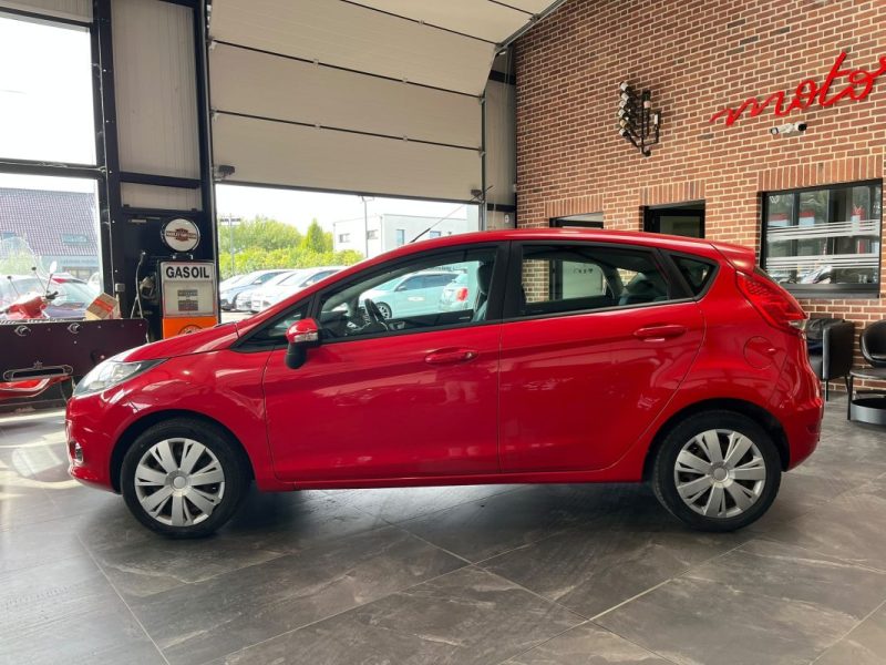 🚗 FORD FIESTA 1.25 82ch ⚙️ TITANIUM ❄️ Climatisation 📡 Radars de recul 👤 1ère main