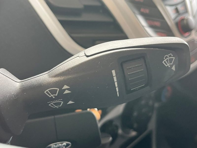🚗 FORD FIESTA 1.25 82ch ⚙️ TITANIUM ❄️ Climatisation 📡 Radars de recul 👤 1ère main