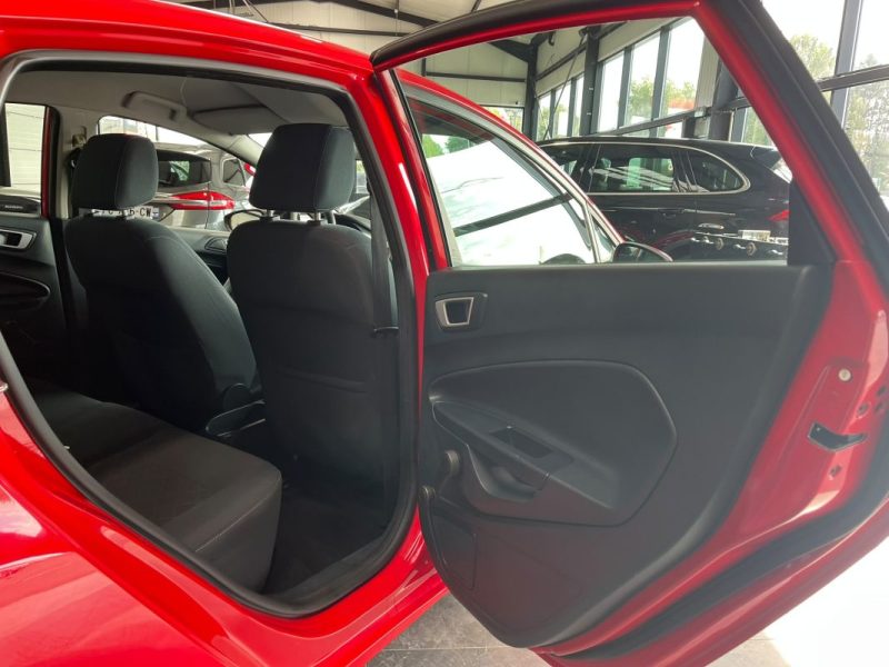🚗 FORD FIESTA 1.25 82ch ⚙️ TITANIUM ❄️ Climatisation 📡 Radars de recul 👤 1ère main