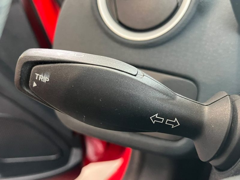 🚗 FORD FIESTA 1.25 82ch ⚙️ TITANIUM ❄️ Climatisation 📡 Radars de recul 👤 1ère main