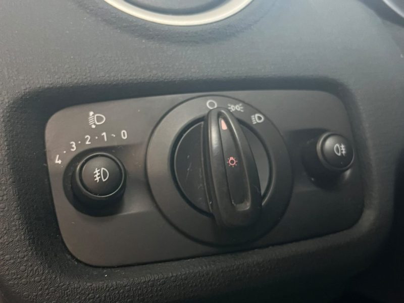 🚗 FORD FIESTA 1.25 82ch ⚙️ TITANIUM ❄️ Climatisation 📡 Radars de recul 👤 1ère main