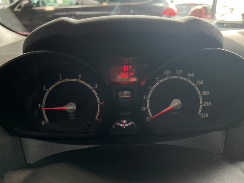 🚗 FORD FIESTA 1.25 82ch ⚙️ TITANIUM ❄️ Climatisation 📡 Radars de recul 👤 1ère main