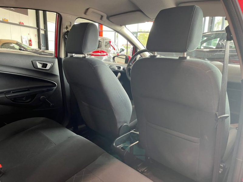 🚗 FORD FIESTA 1.25 82ch ⚙️ TITANIUM ❄️ Climatisation 📡 Radars de recul 👤 1ère main