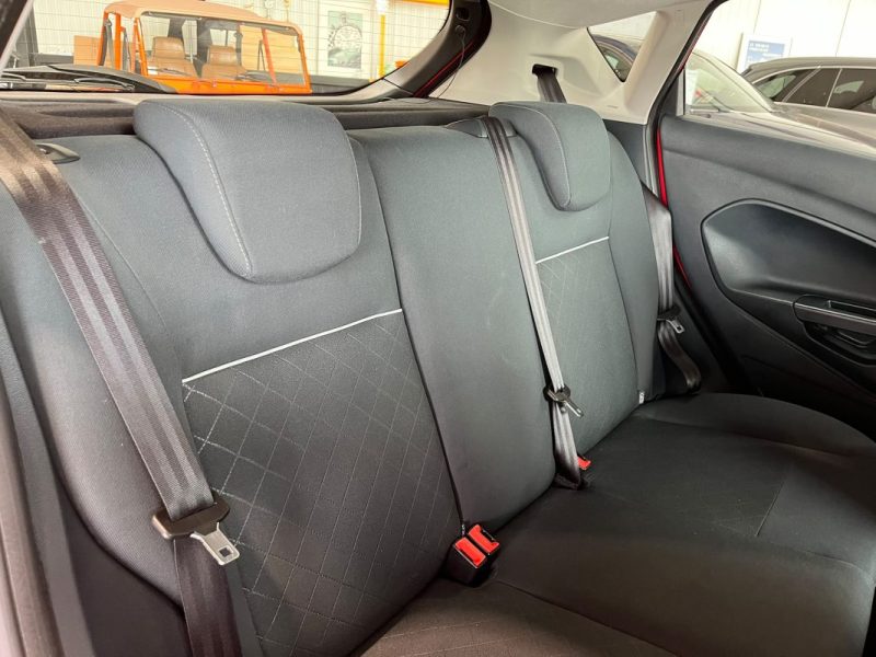 🚗 FORD FIESTA 1.25 82ch ⚙️ TITANIUM ❄️ Climatisation 📡 Radars de recul 👤 1ère main