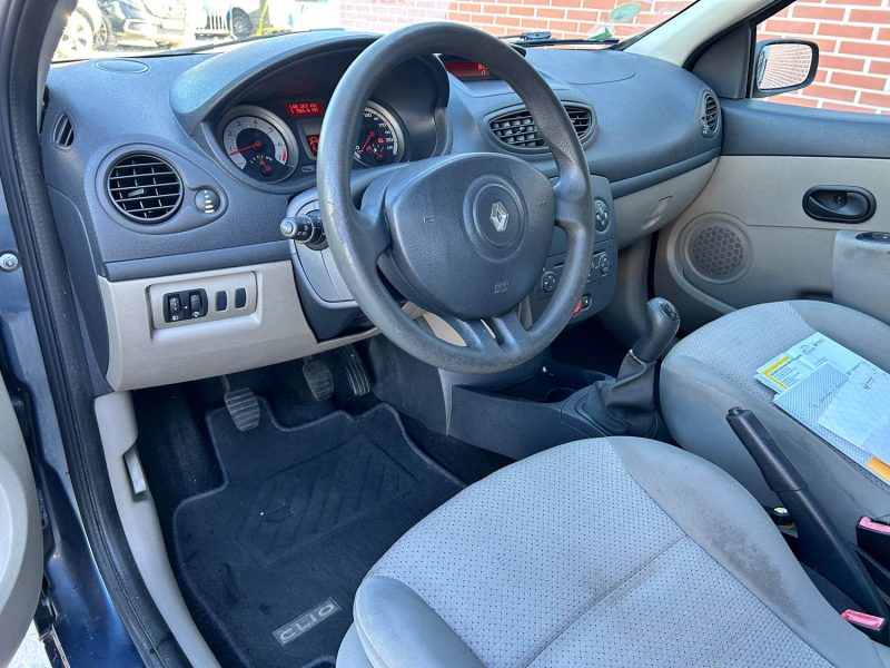 RENAULT CLIO III CONFORT DYNAMIQUE 1.4 16V 2006