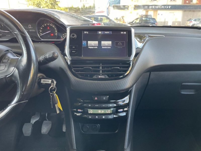 PEUGEOT 208 1.6 BLUEHDI 100 ALLURE