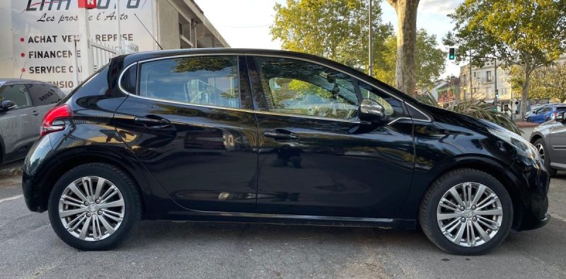 PEUGEOT 208 1.6 BLUEHDI 100 ALLURE