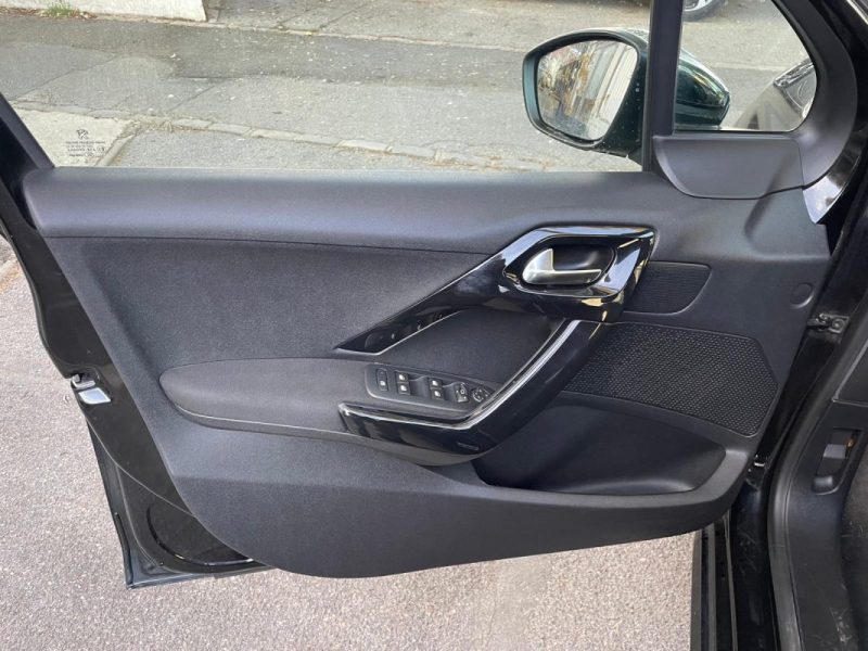 PEUGEOT 208 1.6 BLUEHDI 100 ALLURE