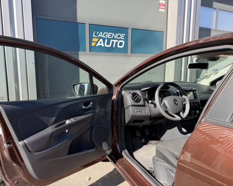 RENAULT CLIO 1.5 dCi 90 ch - Pneus Neuf - Régulateur - ENTRETIEN COMPLET