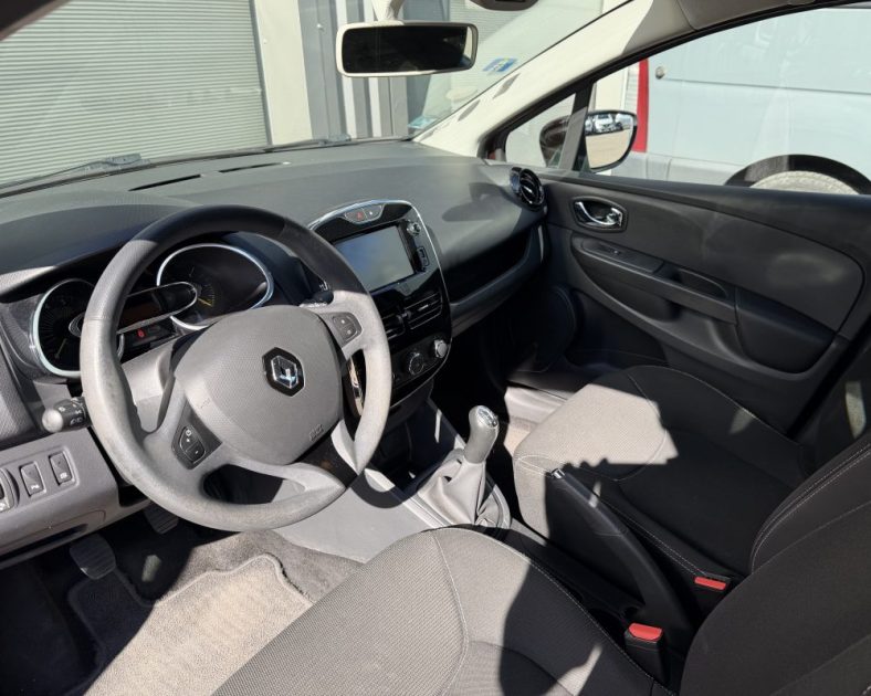 RENAULT CLIO 1.5 dCi 90 ch - Pneus Neuf - Régulateur - ENTRETIEN COMPLET