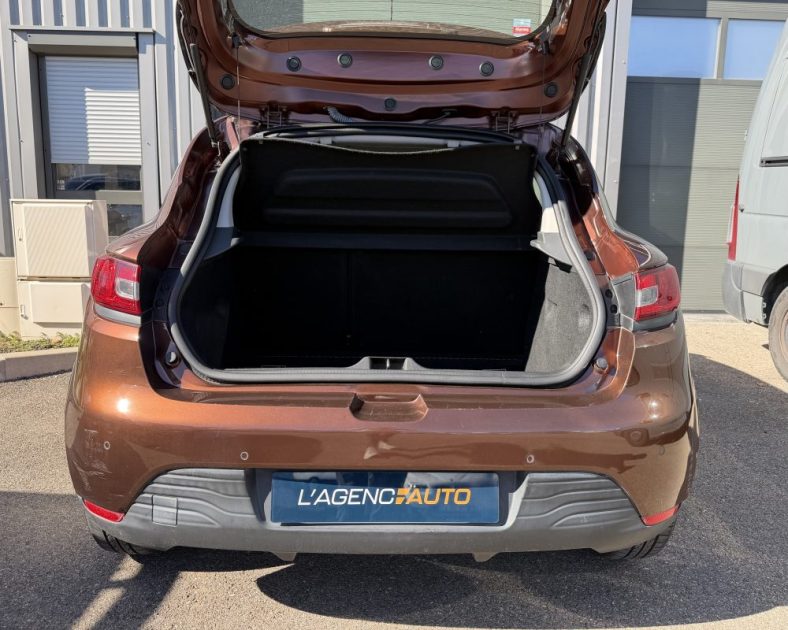 RENAULT CLIO 1.5 dCi 90 ch - Pneus Neuf - Régulateur - ENTRETIEN COMPLET