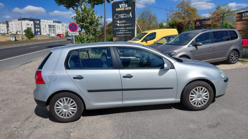 VOLKSWAGEN GOLF V 1.4 80 CH  undefined