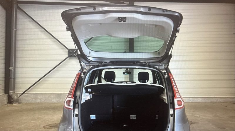 RENAULT MEGANE SCENIC 3 DCI 110 BOSE 2011