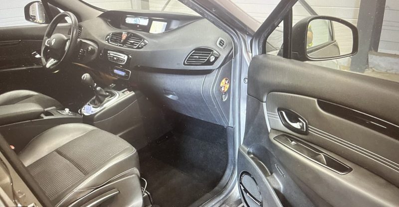 RENAULT MEGANE SCENIC 3 DCI 110 BOSE 2011