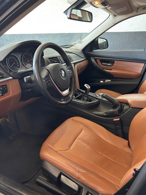 BMW 318D 143 LUXURY F30