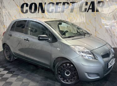 TOYOTA YARIS 1,33 DUAL VVTI COOL 2009 - 86 713Kms - Premier Main - Parfait Etat - SUIVIT TOYOTA