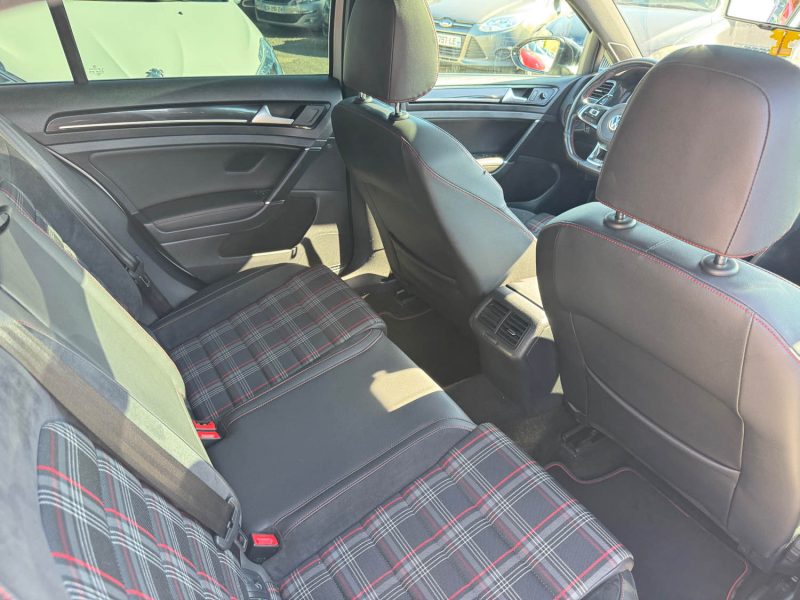 VOLKSWAGEN GOLF VII GTI PERFORMANCE 2.0I 230 DSG6 2015