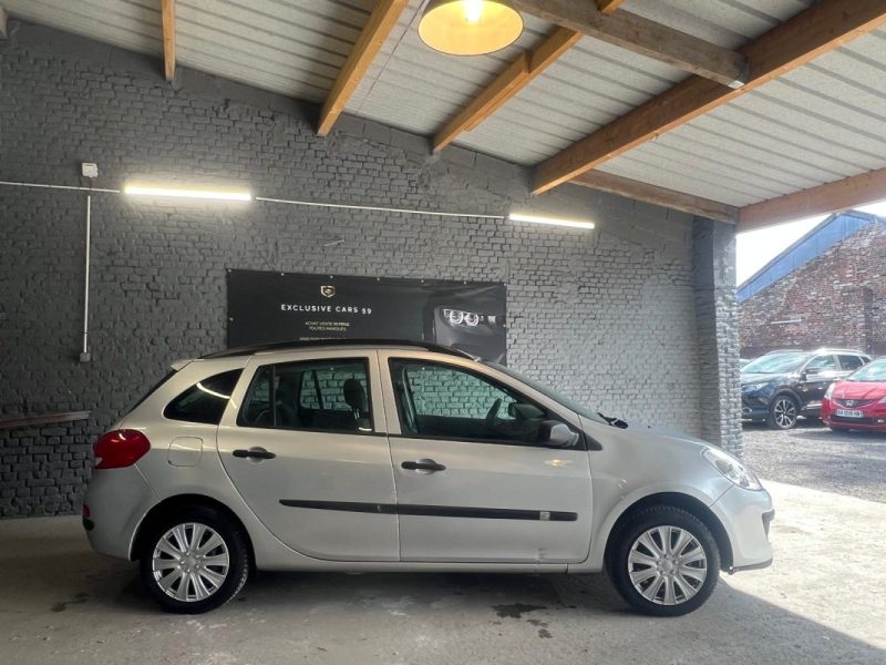 RENAULT CLIO III CLIO 1.2 75CH AUTHENTIQUE 