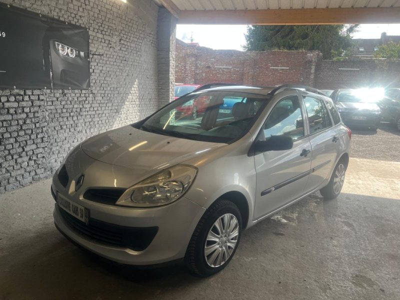 RENAULT CLIO III CLIO 1.2 75CH AUTHENTIQUE 