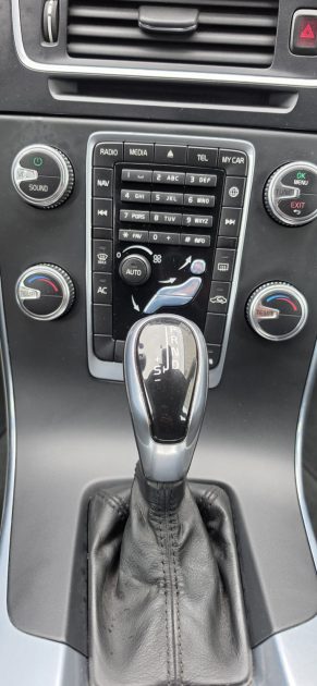 VOLVO V60 I 1.6 DIESEL KINETIC BOITE AUTO 2014